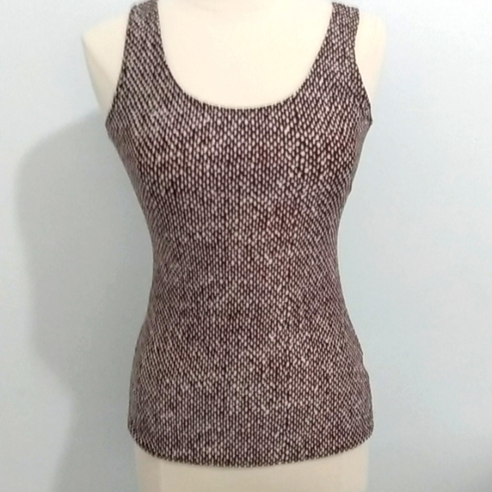Top sleeveless tagless sz/l  color/brn combo. Cotton/spandex